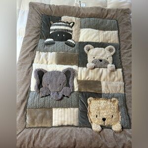 Nojo play day pals Crib comforter. Zoo animals zebra elephant